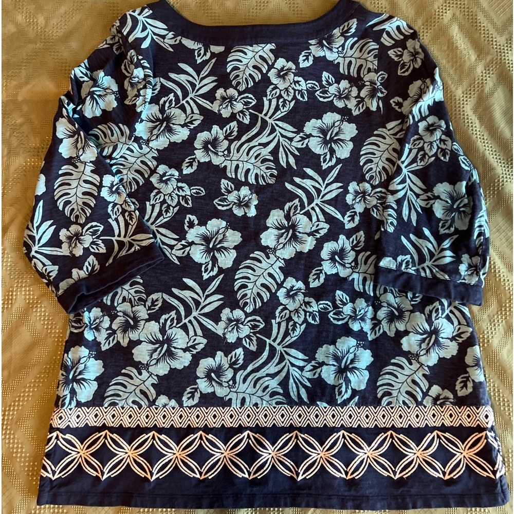 Tommy Bahama large navy blue floral embroidered blouse - Picture 5 of 6